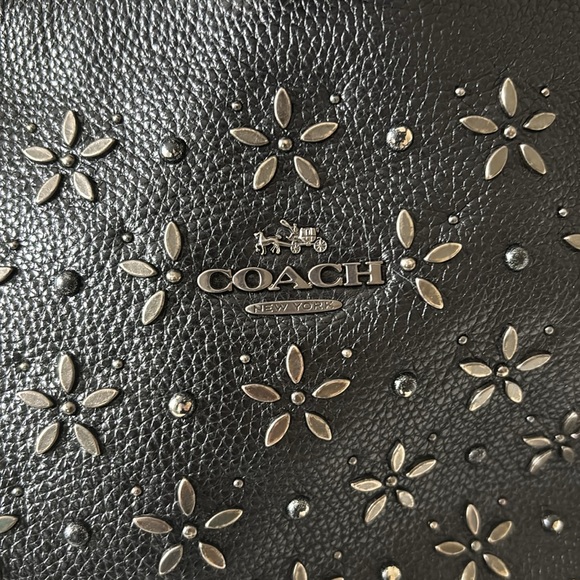 Coach black leather HOBO bag with prairie rivets details - Picture 4 of 10